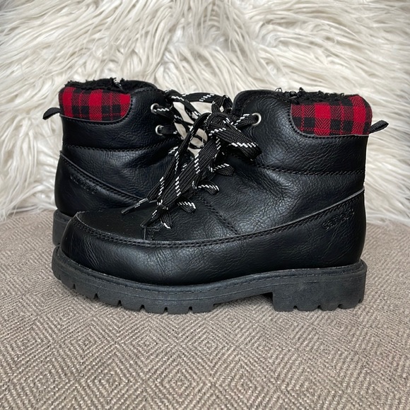 Carters Boots - Picture 3 of 8